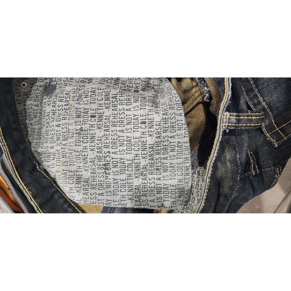Kenneth Cole JEANS Men's 32‎ X30 Dark Wash Denim With Fading. Model Is 5.8"150 - Picture 10 of 11